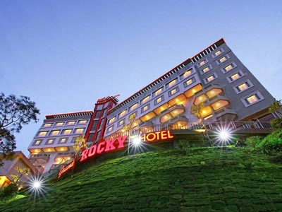 Sumatra Bukit Tinggi Grand Rocky Hotel exterieur